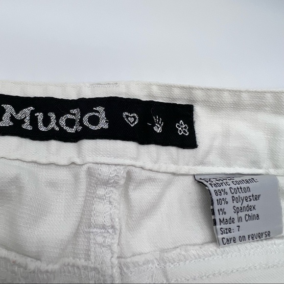 Mudd Cropped Jeans - Picture 6 of 6